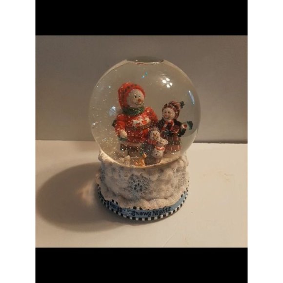 Snowmen Family Musical Glitter Snow Globe - Picture 2 of 12